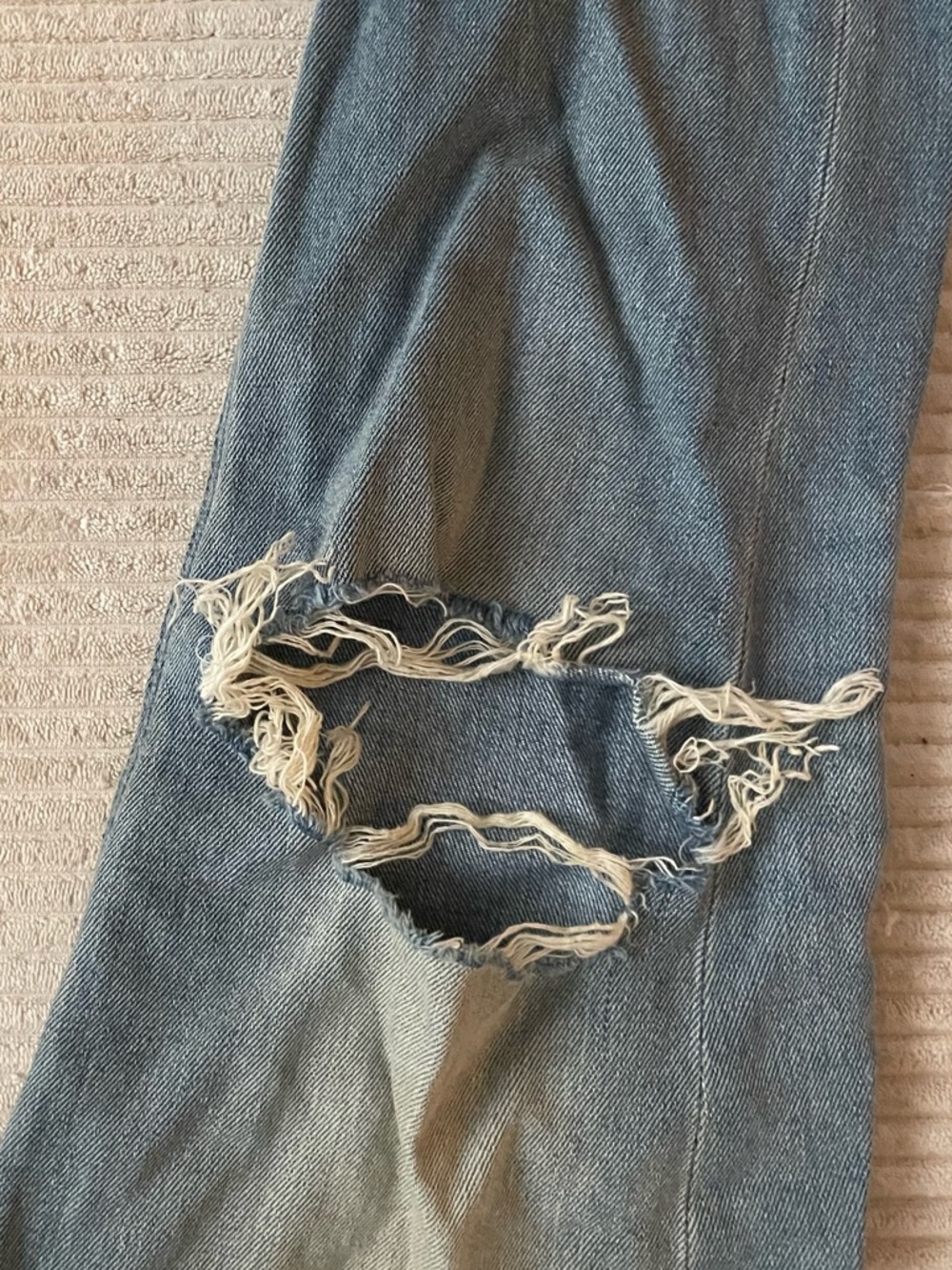 Medium-Rise Light Blue Distressed Skinny Jeans for Women - Picture 5 of 6